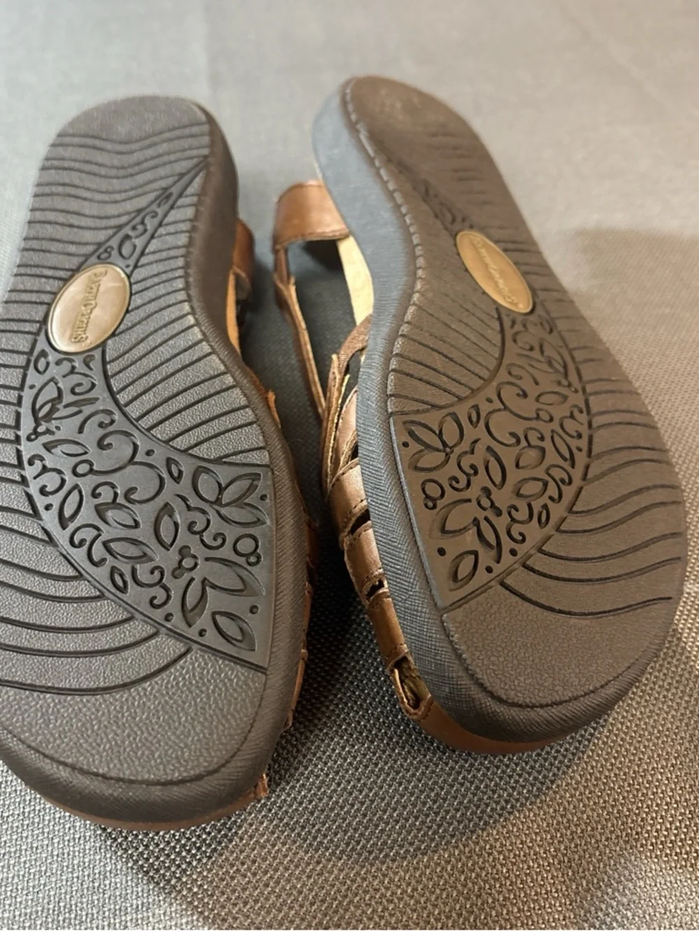 Earth Origins leather, fisherman style ankle strap sandals, size 6 1/2M - Picture 3 of 6